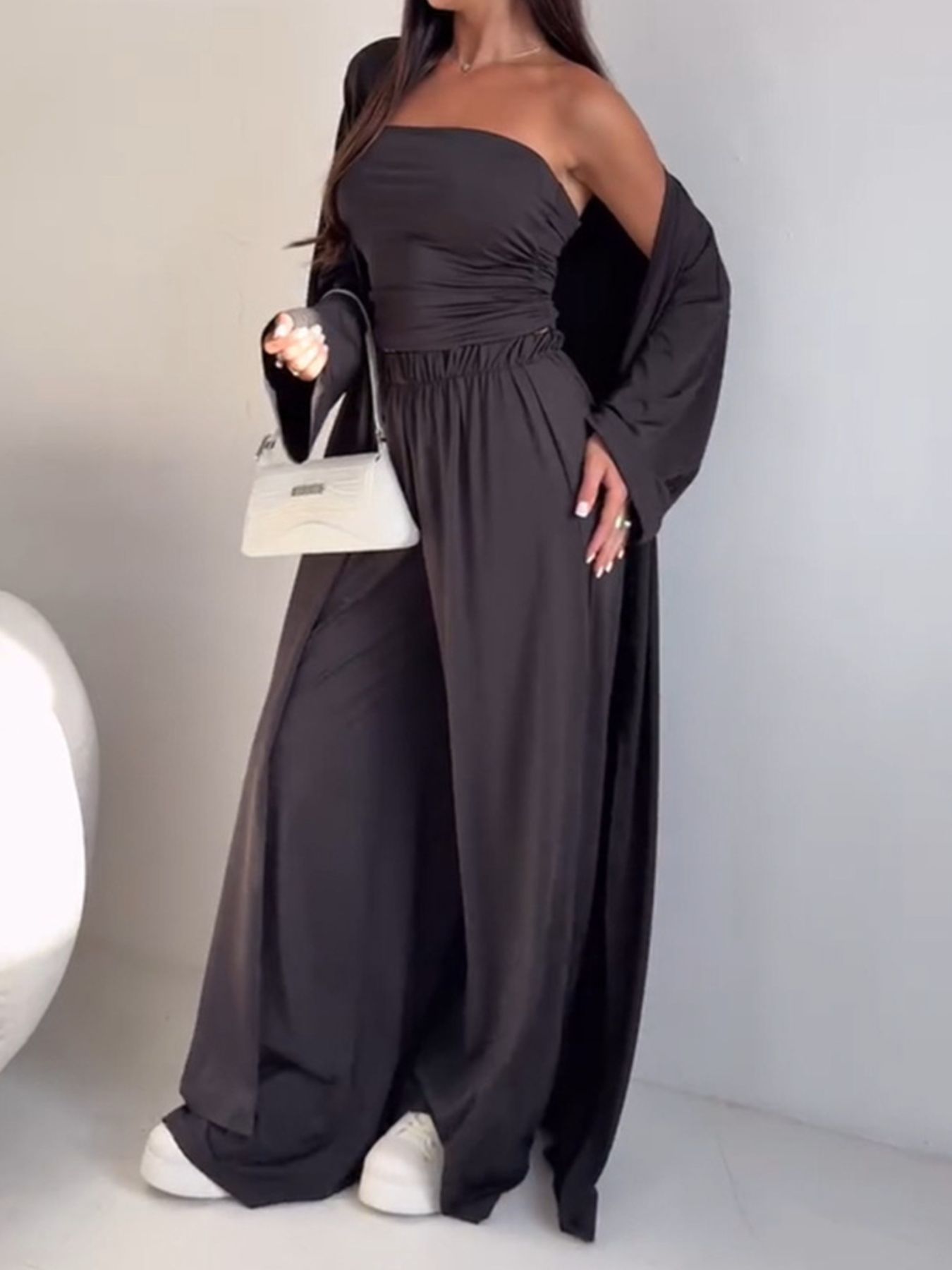 bdf884bd-a978-4cd2-8e18-52898bedbf43-Max